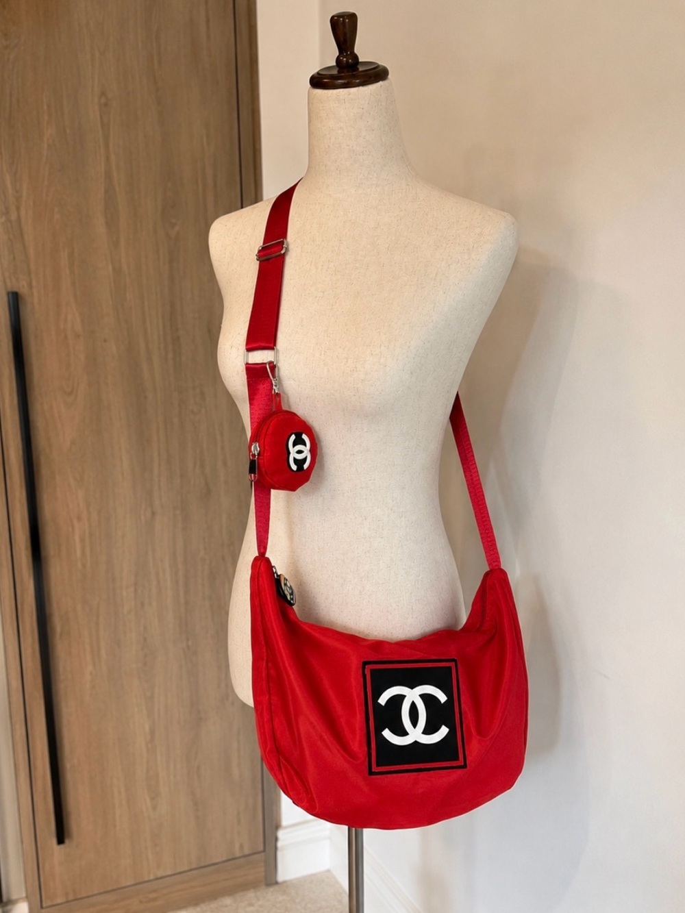 Chanel Beauty Makeup Crossbody Bag Coin Pouch Cosmetic Purse - Picture 5 of 5